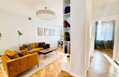 Alquiler de un elegante apartamento amueblado de 3 habitaciones, 74 m², Śródmieście, Varsovia, Polonia